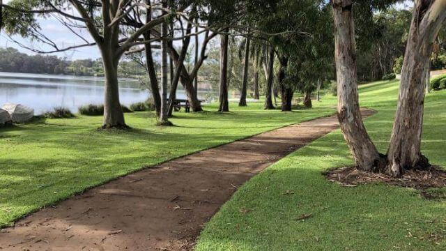 chain valley bay mannering park path