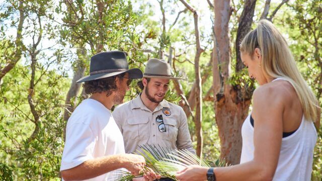 aboriginal parks ranger educational tour in bush
