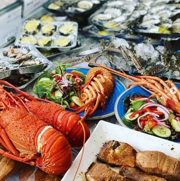 Seafood, oysters, lobster