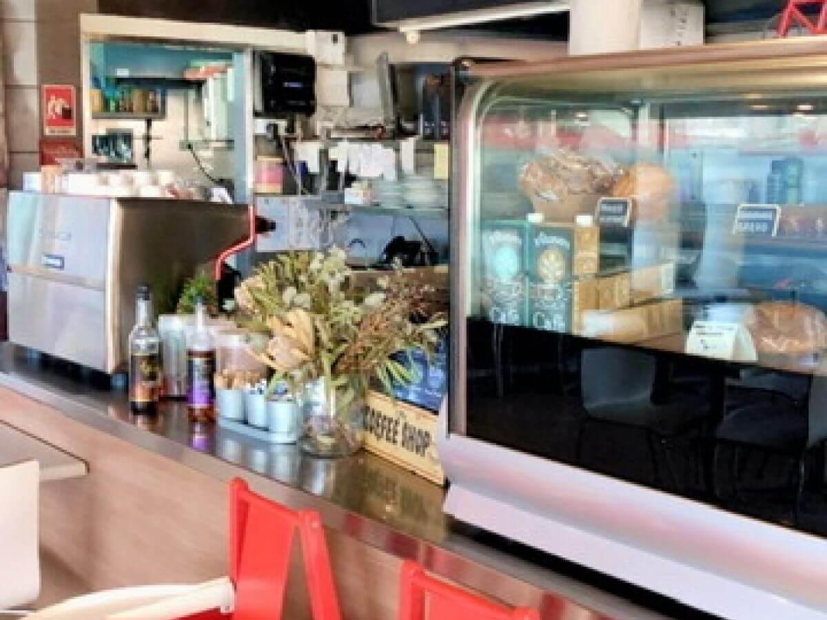 Hungry Wolfs Pizza and Pasta Cafe Wyoming Eat & Drink Love Central