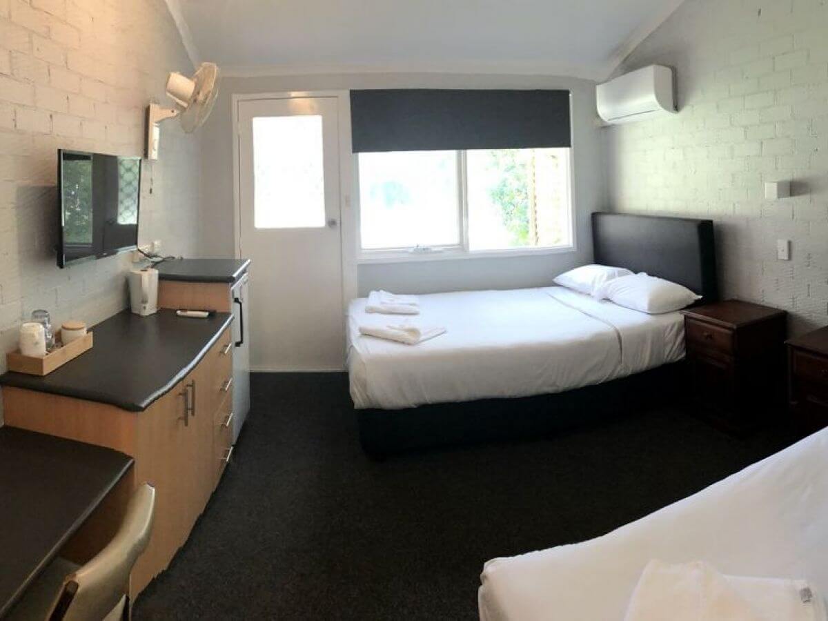 Bateau Bay Hotel Stay Love Central Coast